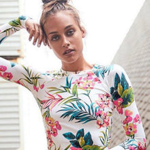 Load image into Gallery viewer, Aussie Betty BOARD CROP #surfsuit S - XL rashguard swimsuit pink blue reef on white