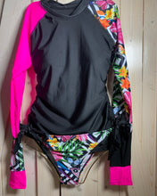 Load image into Gallery viewer, S-2XL surf-crop swimsuit Mar-a-Lago Mariposa 2-pc UPF surfsuit bikini rashguard black & neon hot pink top w/ butterflies hibiscus bikini side-tie