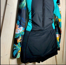 Load image into Gallery viewer, M-XXL DOLPHIN Swim - surfsuit / swimsuit / springsuit black w turquoise lats
